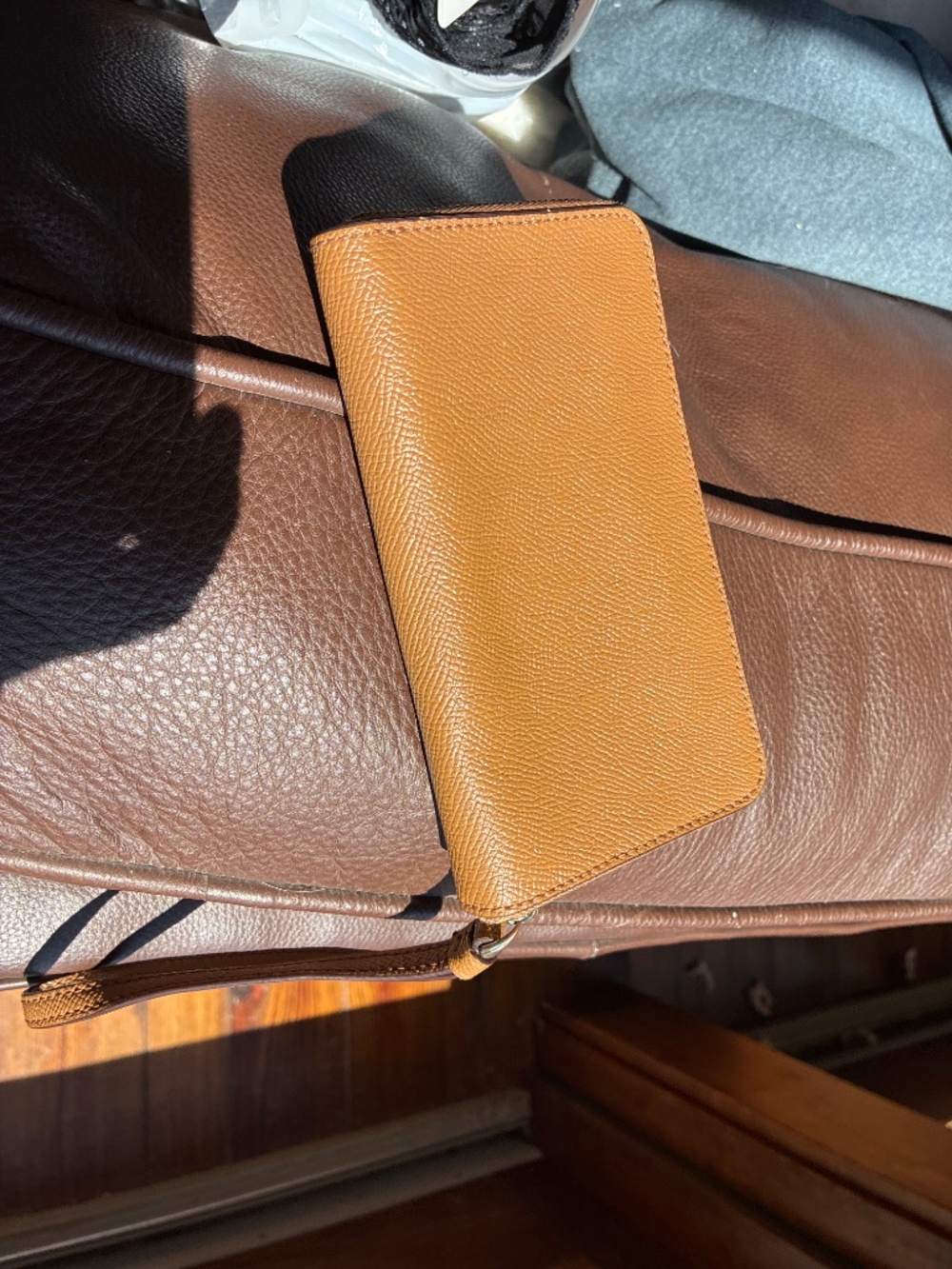 Coach wristlet - Picture 2 of 3